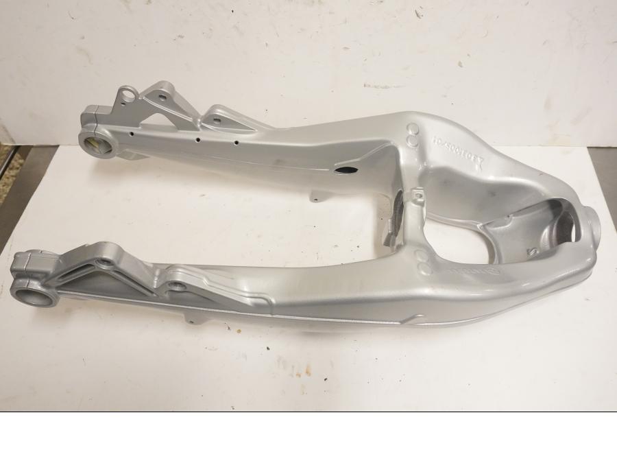 Höger sida på Sving från en BMW K 1200 S -2006 motorcykel.