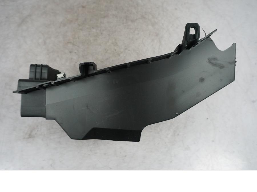 Snett uppifrån på Undertail från en BMW S 1000 XR -2019 motorcykel.