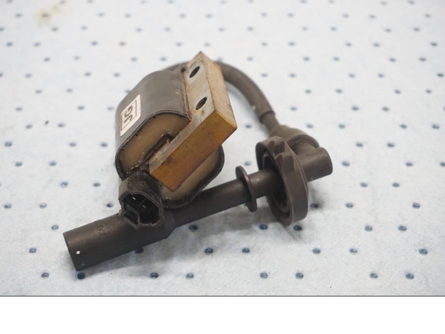 Framsidan på Tändspole från en KTM 125 Duke -2017 motorcykel.