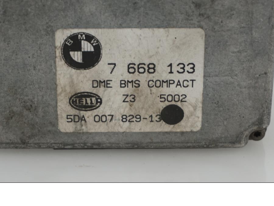 Vänster sida på CDI / ECU från en BMW F 650 CS -2003 motorcykel.