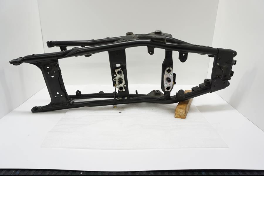 Höger sida på Bakram från en Suzuki GSX 1300 BK -2008 motorcykel.