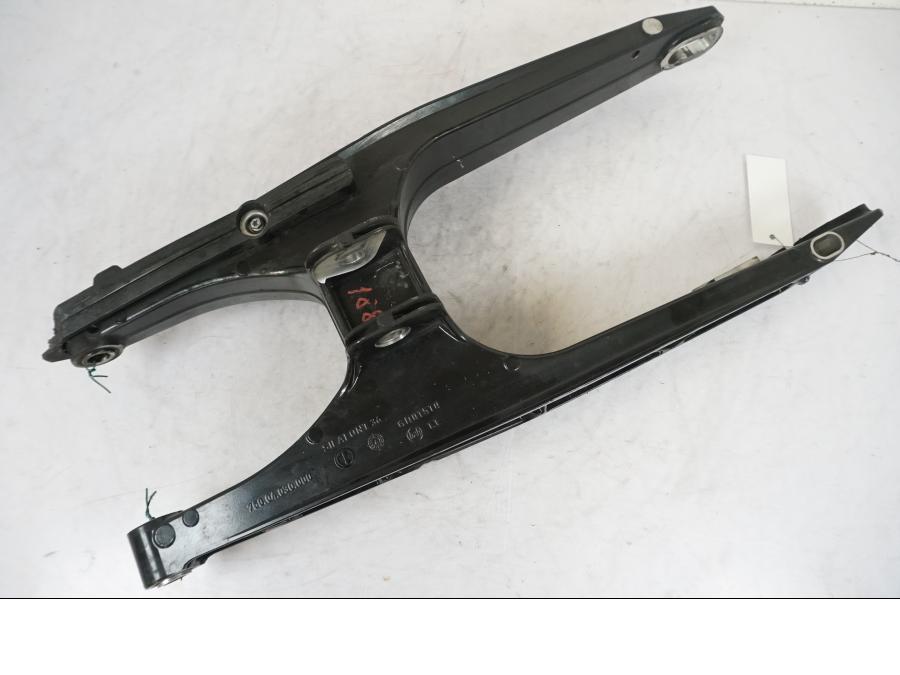 Extrabild6 på Sving från en KTM 690 SM R -2009 motorcykel.