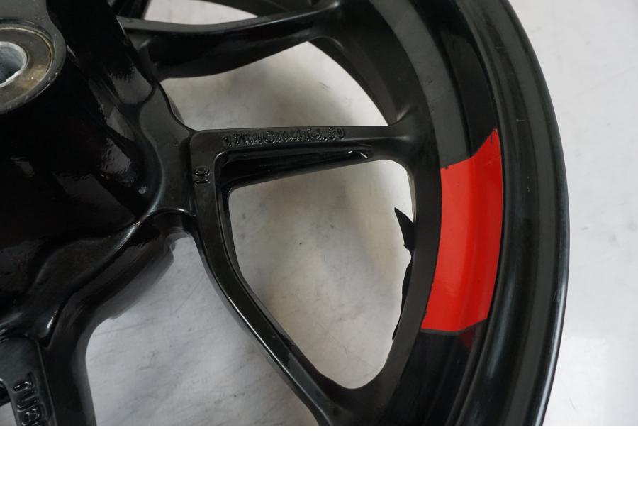 Extrabild4 på Fälg från en Ducati Multistrada 1158 V4 -2021 motorcykel.