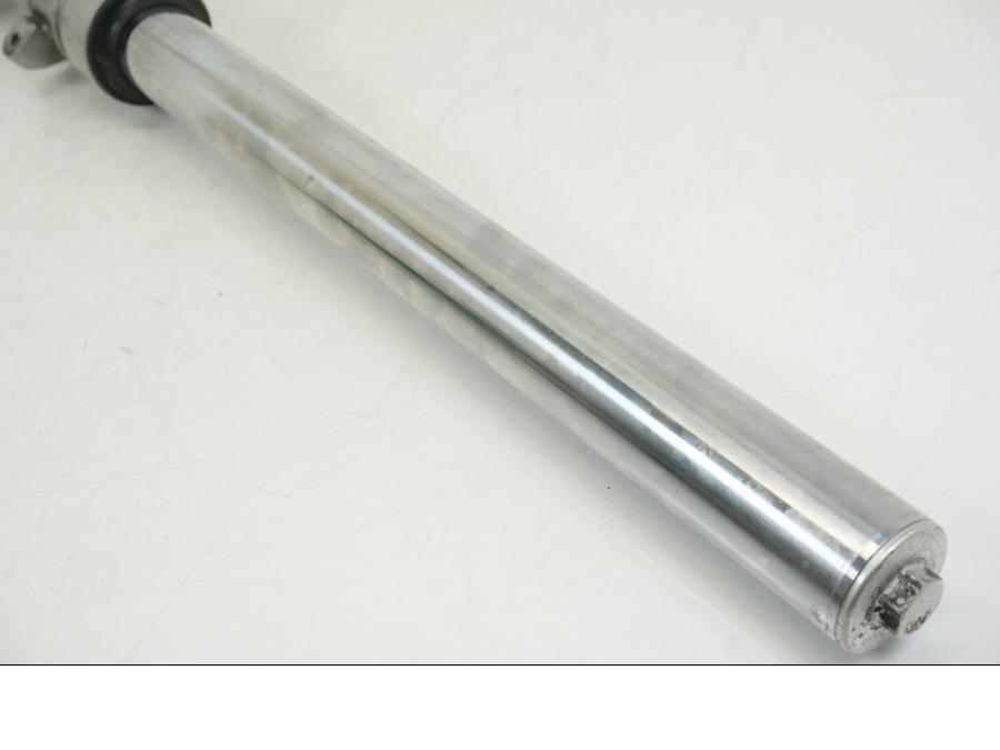 Extrabild6 på Gaffelben från en Honda CB 750 -2002 motorcykel.