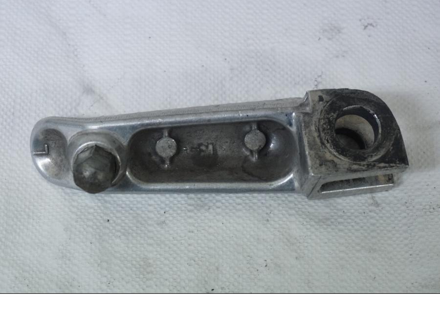 Baksidan pÄ Fotpinne frÄn en Suzuki GSX-R 750 -2001 motorcykel.