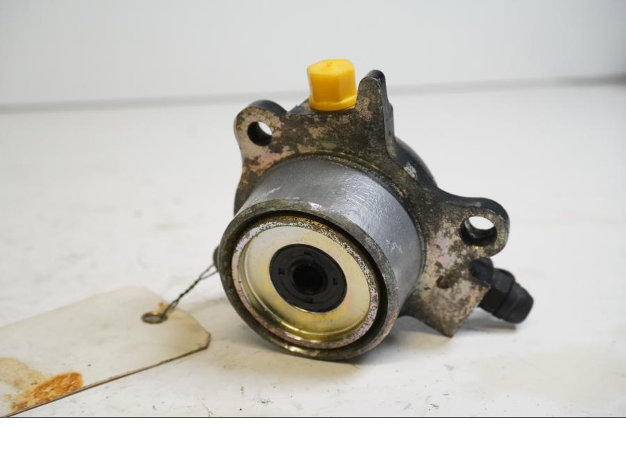 Baksidan på Kopplingslavcylinder från en Honda ST 1100 -1998 motorcykel.