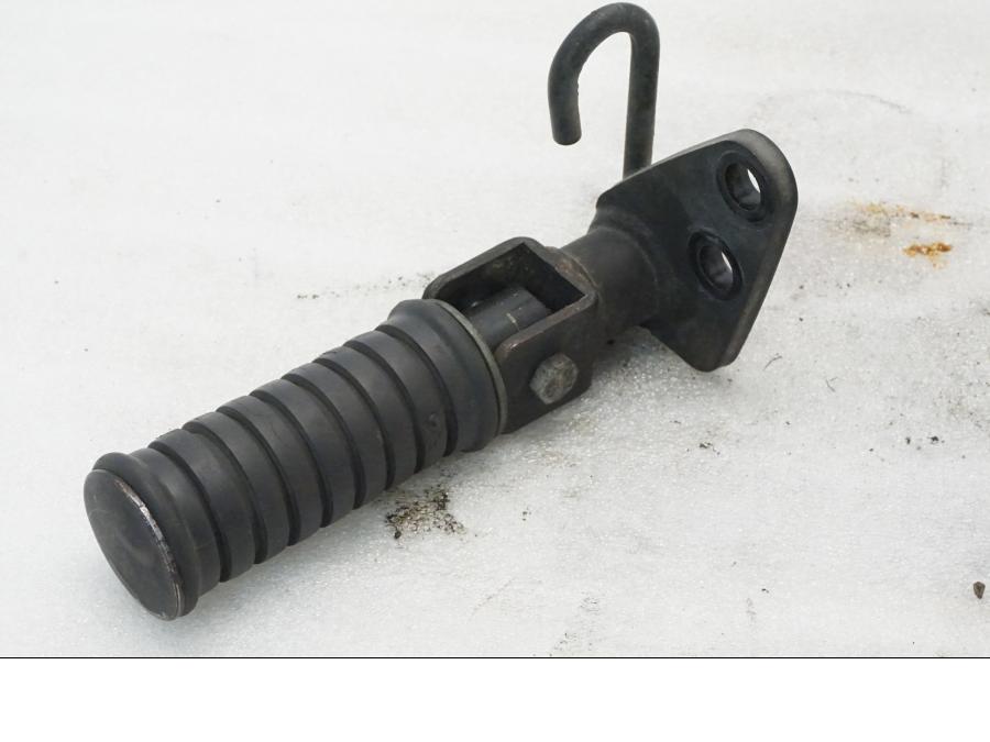 Baksidan på Fotpinne från en Yamaha XVS 650 -1999 motorcykel.