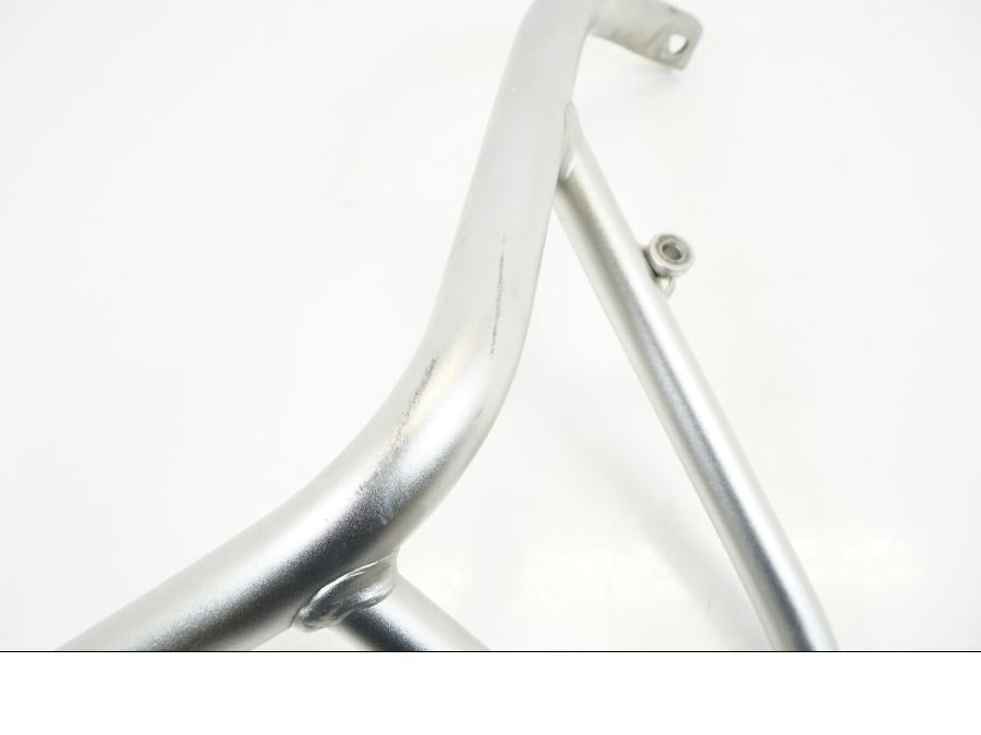 Vänster sida på Motorskyddsbåge från en BMW R 1200 GS -2017 motorcykel.