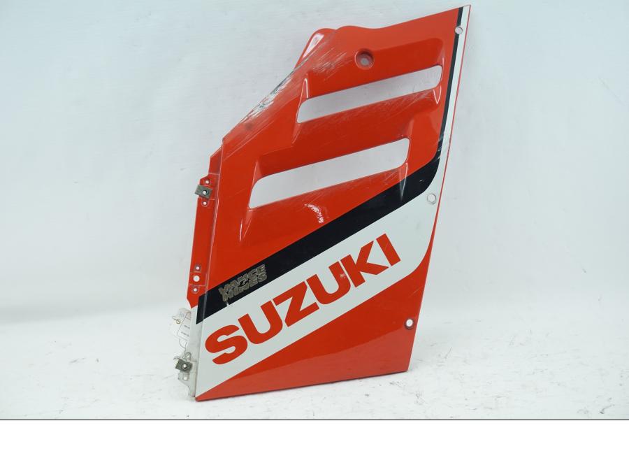 Framsidan på Sidkåpa från en Suzuki GSX-R 750 -1988 motorcykel.