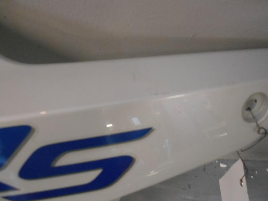 Vänster sida på Sidkåpa från en BMW R 1200 RS -2016 motorcykel.