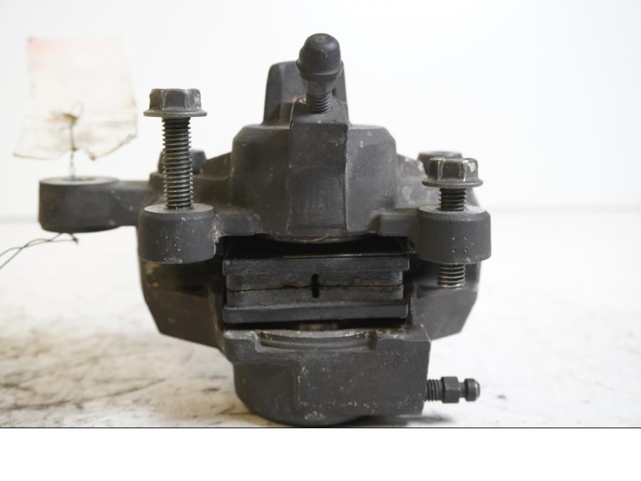 Höger sida på Bromsok från en Suzuki TL 1000 R -1999 motorcykel.