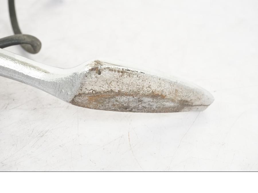 Extrabild2 pÄ Sidostöd frÄn en Yamaha XVS 1100 -2000 motorcykel.