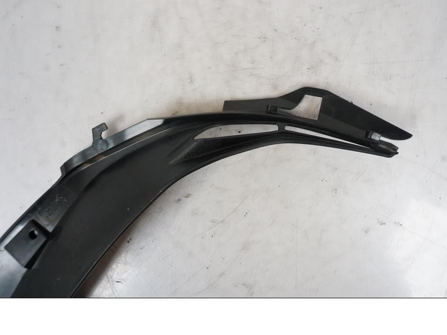 Snett nerifrån på Tankkåpa från en Kawasaki Z 800 -2014 motorcykel.