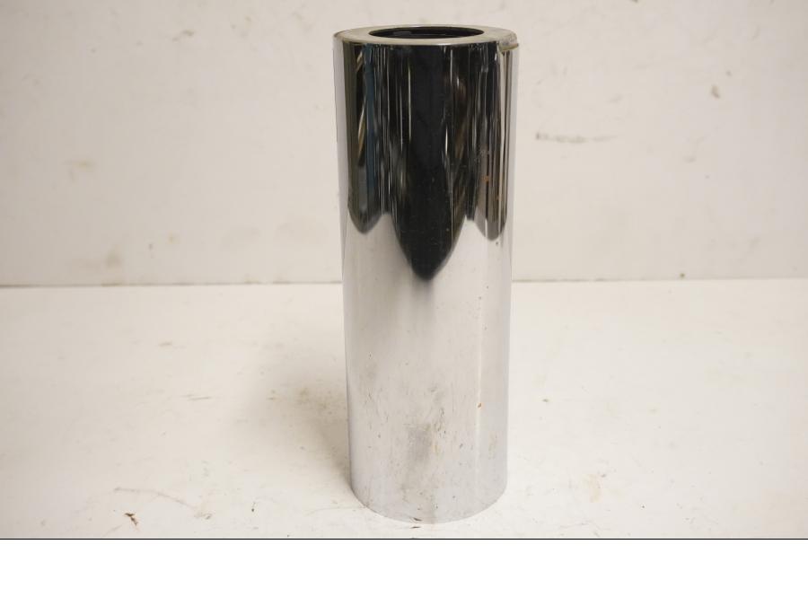 Framsidan på Gaffeldekorrör från en Suzuki VL 1500 -1998 motorcykel.