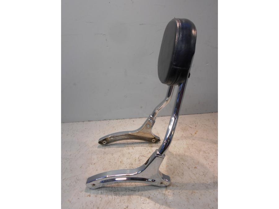 Vänster sida på Sissybar från en Yamaha XV 1600 -2000 motorcykel.