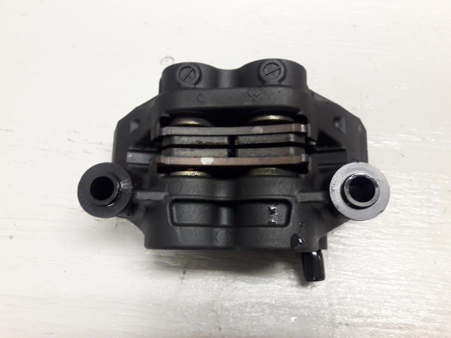 Höger sida på Bromsok från en Yamaha XSR 900 -2016 motorcykel.