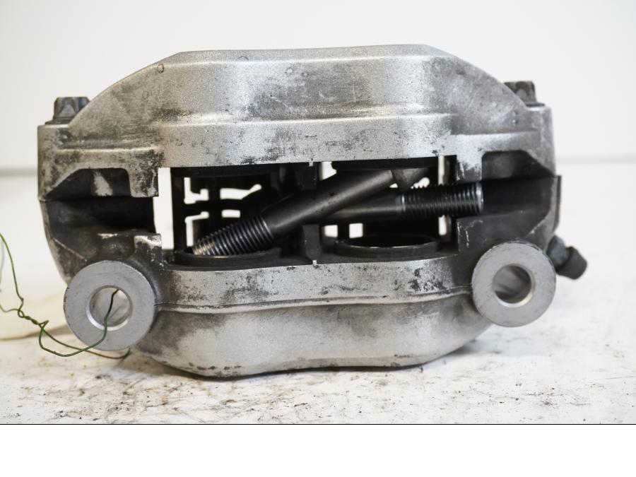 Höger sida på Bromsok från en Kawasaki Z 1000 -2008 motorcykel.