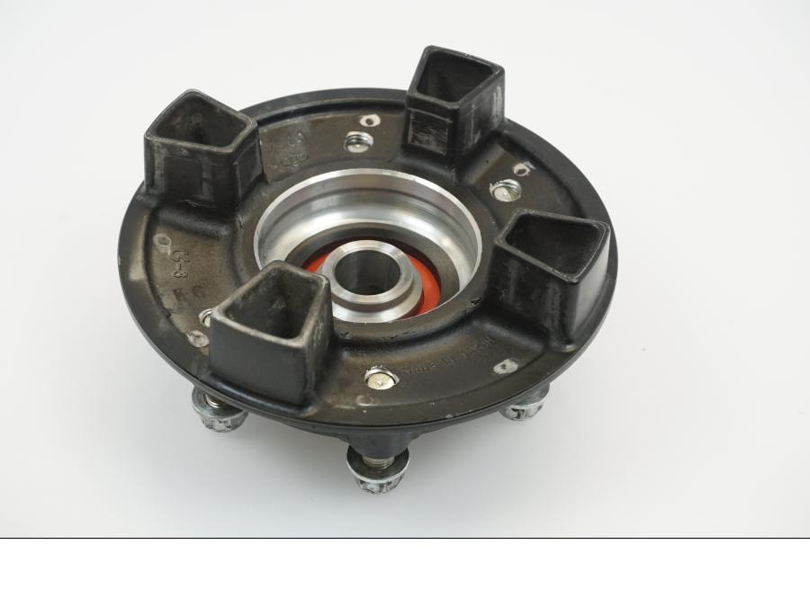 Vänster sida på Drevfäste från en Kawasaki Z 1000 -2014 motorcykel.