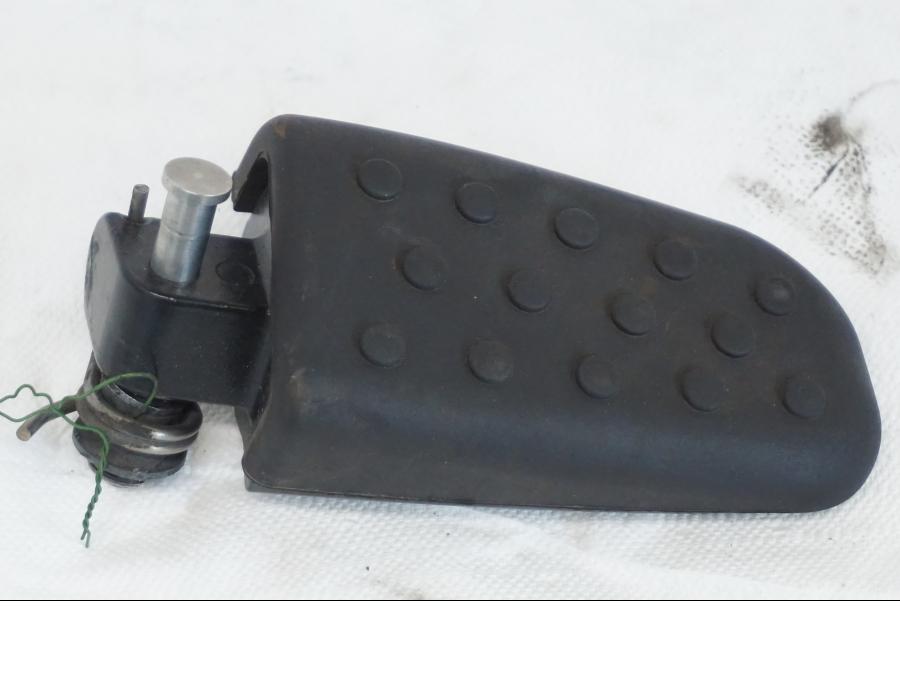 Höger sida pÄ Fotpinne frÄn en BMW K 1600 -2015 motorcykel.