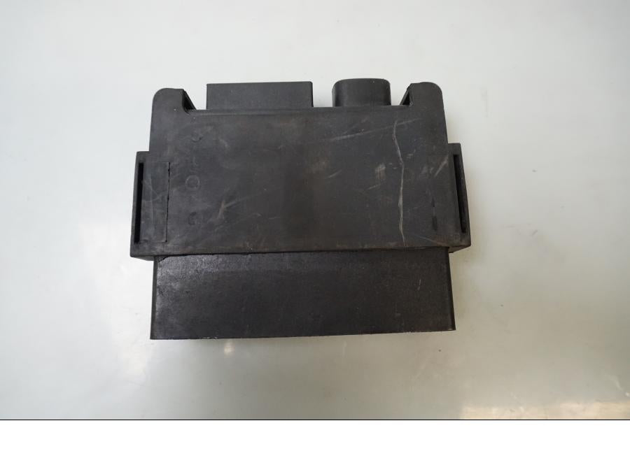 Baksidan på CDI / ECU från en Suzuki GSX-R 750 -1997 motorcykel.