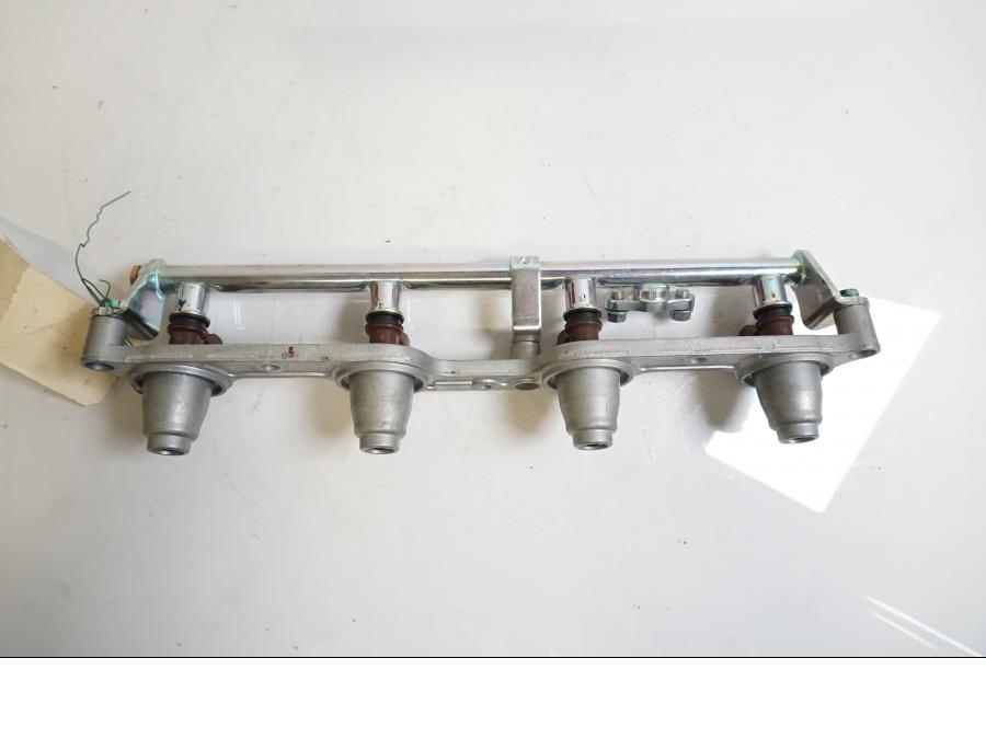 Baksidan på Spjällhus från en Honda CBR 1000 RR -2004 motorcykel.