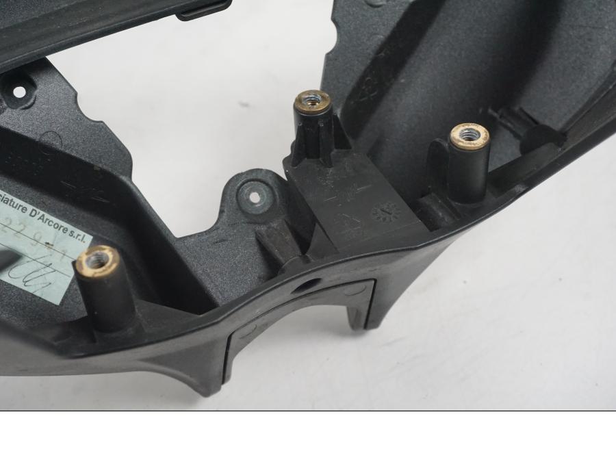 Snett uppifrån på Instrumentpanelkåpa från en MV Agusta Dragster -2014 motorcykel.