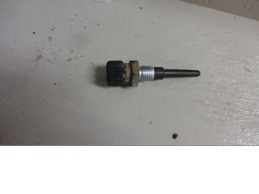 Framsidan på Luftburksensor från en BMW R 1150 GS -1999 motorcykel.