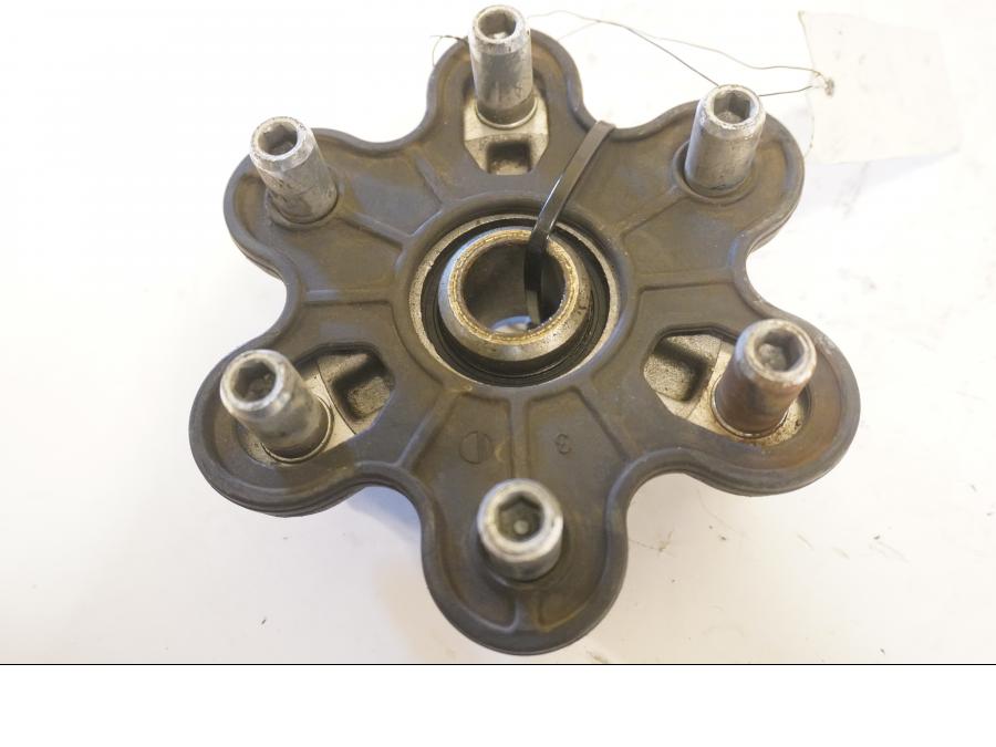 Baksidan på Drevfäste från en Ducati Monster 696 -2008 motorcykel.