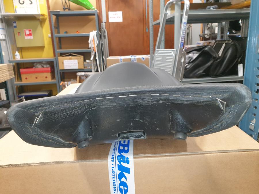 Snett uppifrån på Sadel från en BMW F 800 S -2010 motorcykel.