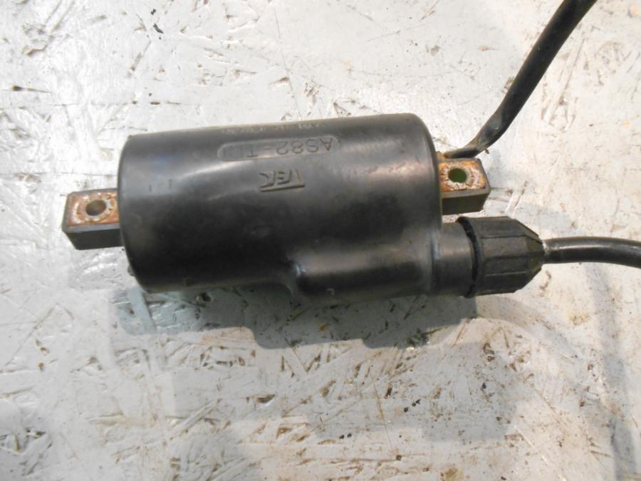 Baksidan på Tändspole från en Honda GL 500 -1982 motorcykel.
