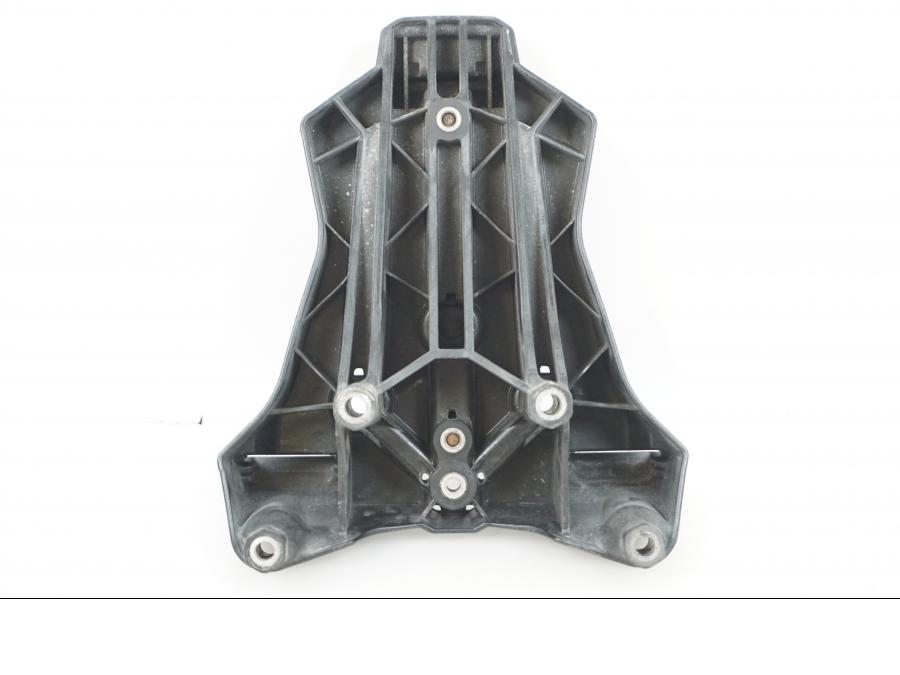 Vänster sida på Topboxfäste från en Yamaha XT 1200 Z -2011 motorcykel.