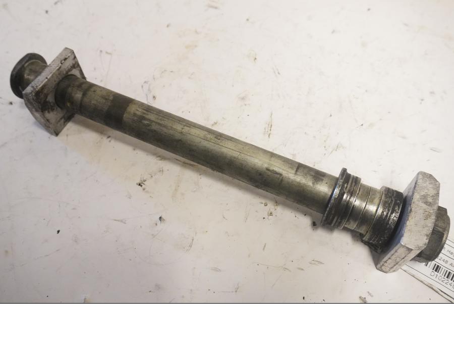 Framsidan på Axel från en Suzuki GSX 1300 R -2000 motorcykel.