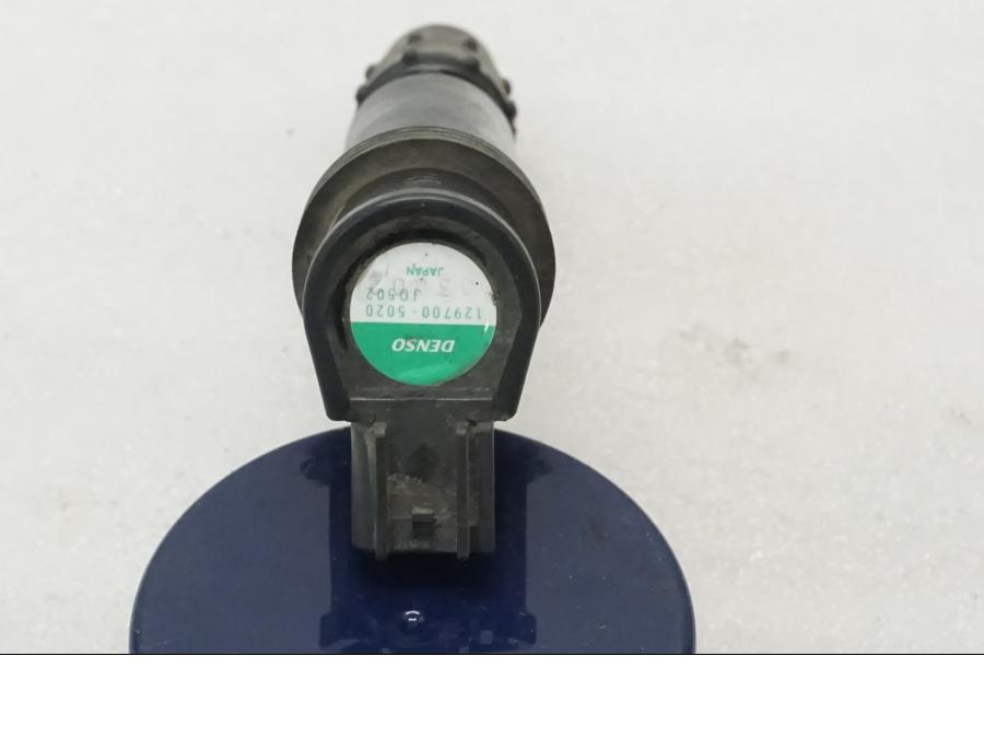 Baksidan pÄ TÀndspole frÄn en Triumph Daytona 675 -2008 motorcykel.