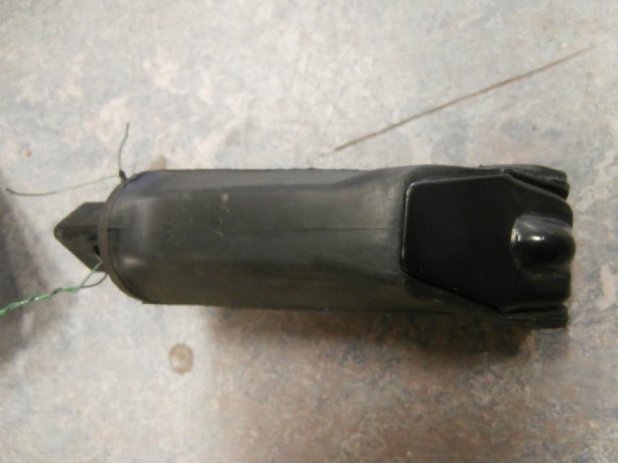 Vänster sida på Fotpinne från en Suzuki DL 650 -2006 motorcykel.