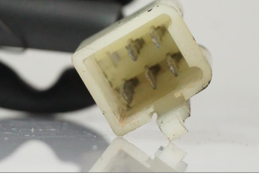 Extrabild2 på Styrelreglage från en Honda XL 650 V -2000 motorcykel.