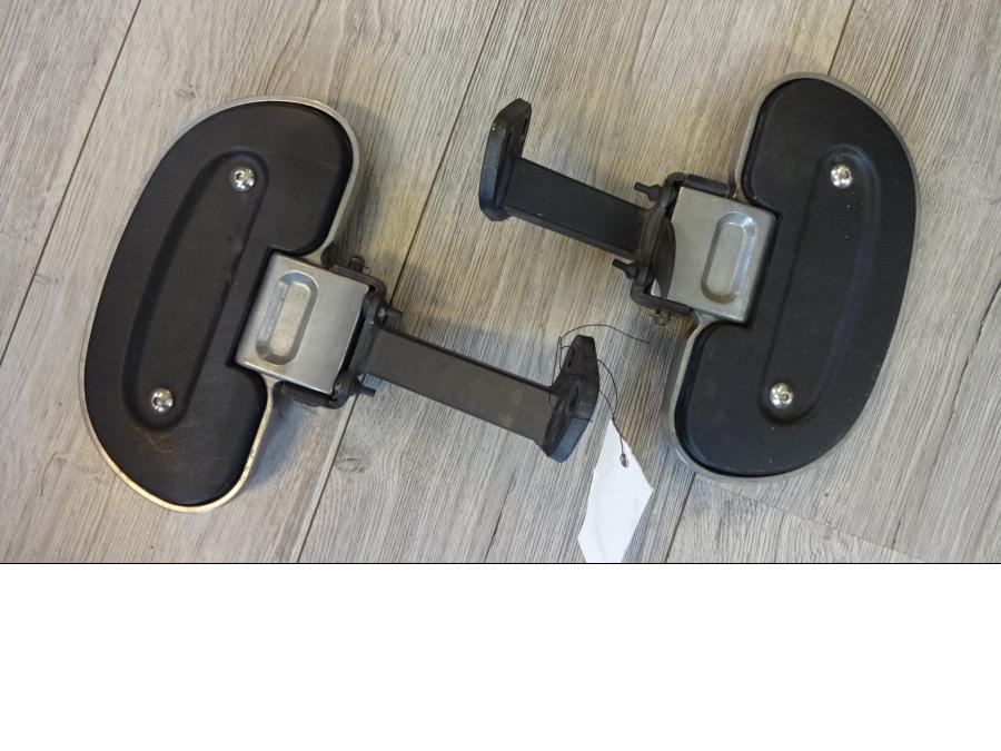 Baksidan på Fotplatta från en Kawasaki VN 1700 Classic Tourer -2009 motorcykel.