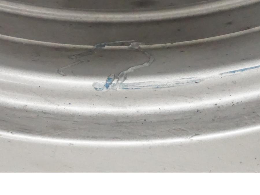 Höger sida på Fälg från en Ducati Monster 900 -1998 motorcykel.