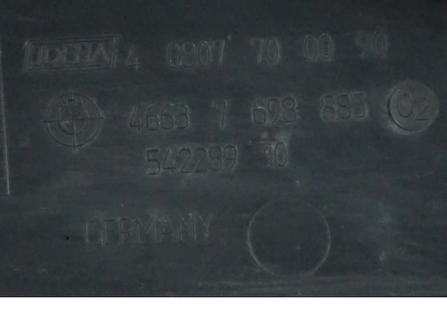 Snett uppifrån på Sidopanel från en BMW R 1200 R -2007 motorcykel.