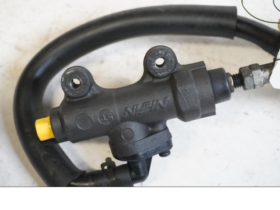 Vänster sida på Bromshuvudcylinder från en Honda CBR 1000 RR -2006 motorcykel.