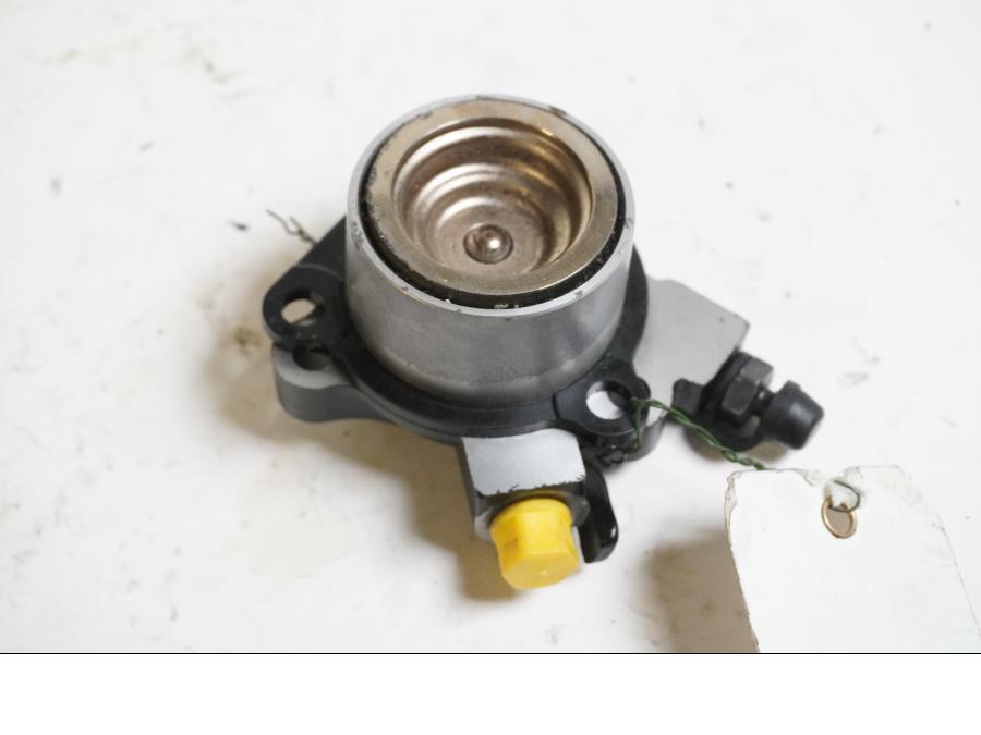 Baksidan på Kopplingslavcylinder från en Kawasaki ZZ-R 1400 -2010 motorcykel.