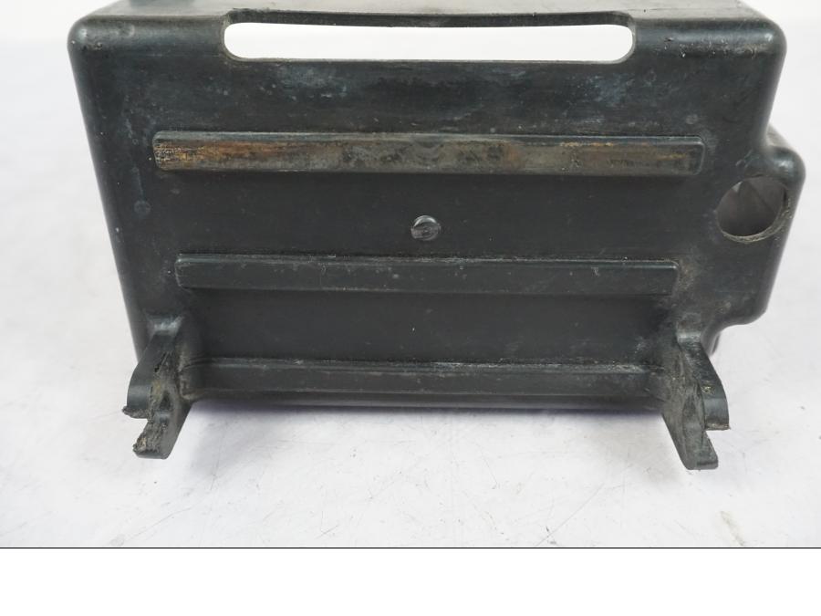 Snett nerifrån på Behållare från en Suzuki GSX 550 EF -1985 motorcykel.