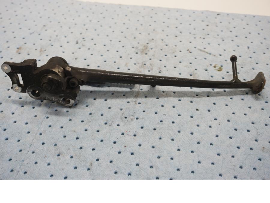 Baksidan på Sidostöd från en Yamaha YZF 1000 R1 -2003 motorcykel.