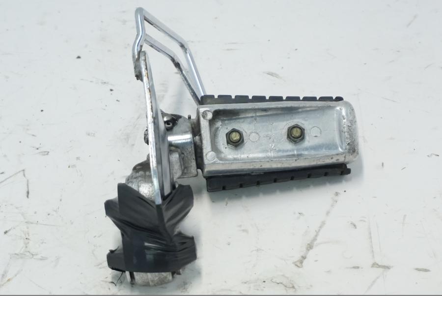 Snett nerifrÄn pÄ Fotpinne frÄn en Yamaha XV 535 -1995 motorcykel.