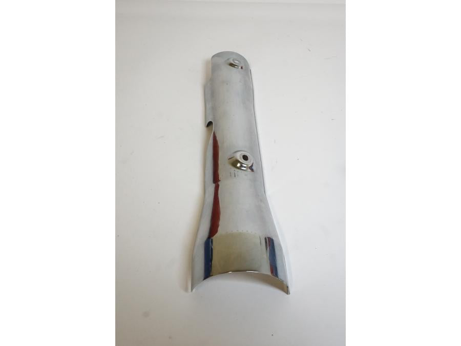 Vänster sida på Svingkromskydd från en Suzuki VZ 1600 -2005 motorcykel.