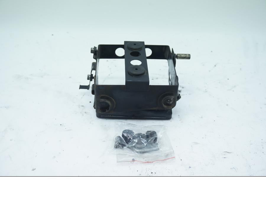 Höger sida på Batterihållare från en Yamaha SR 400 -1982 motorcykel.