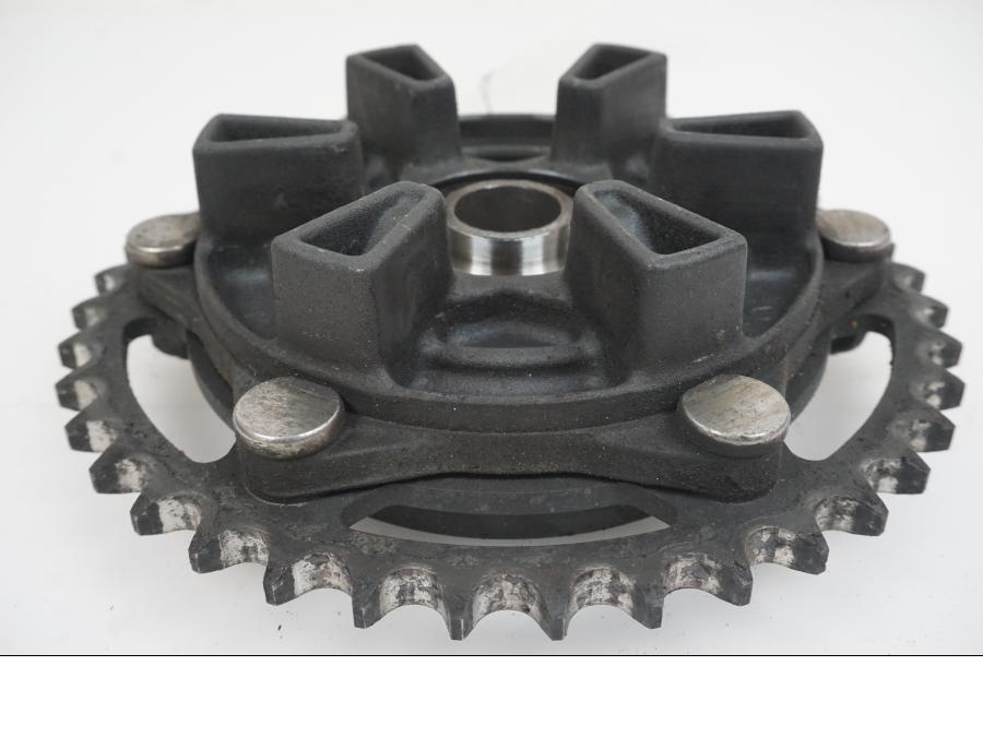 Extrabild2 på Drevfäste från en Honda CBR 1000 RR -2004 motorcykel.