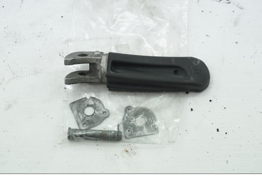 Baksidan på Fotpinne från en KTM 1190 Adventure -2014 motorcykel.