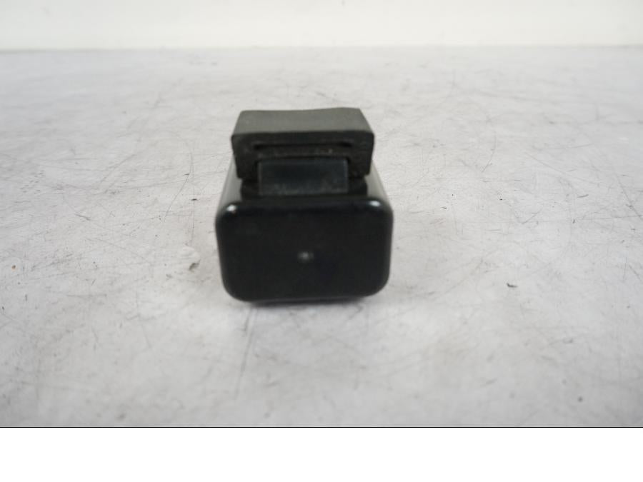 Höger sida på Blinkersrelä från en Yamaha MT 125 -2017 motorcykel.