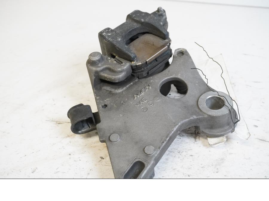 Höger sida pÄ Bromsok frÄn en Honda CB 600 Hornet -2001 motorcykel.