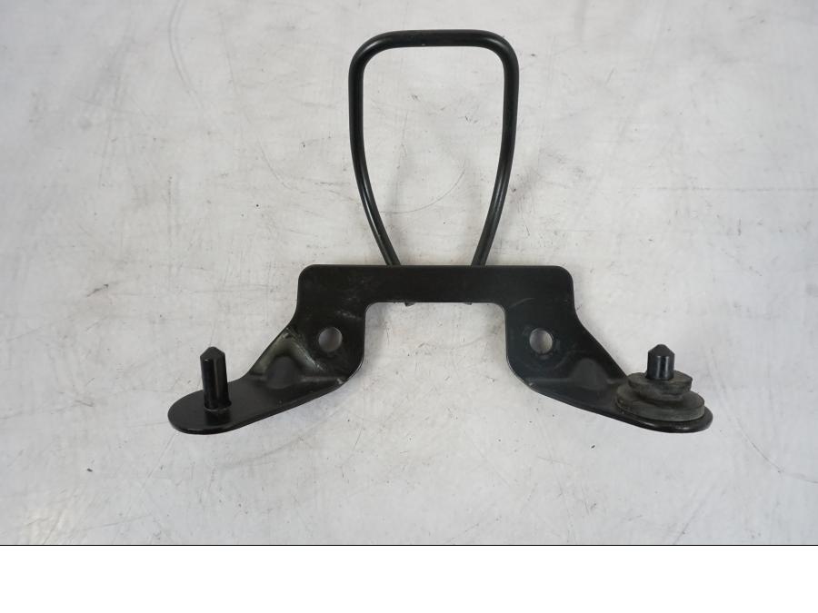 Snett uppifrån på Strålkastarfäste från en Kawasaki Z 800 -2014 motorcykel.